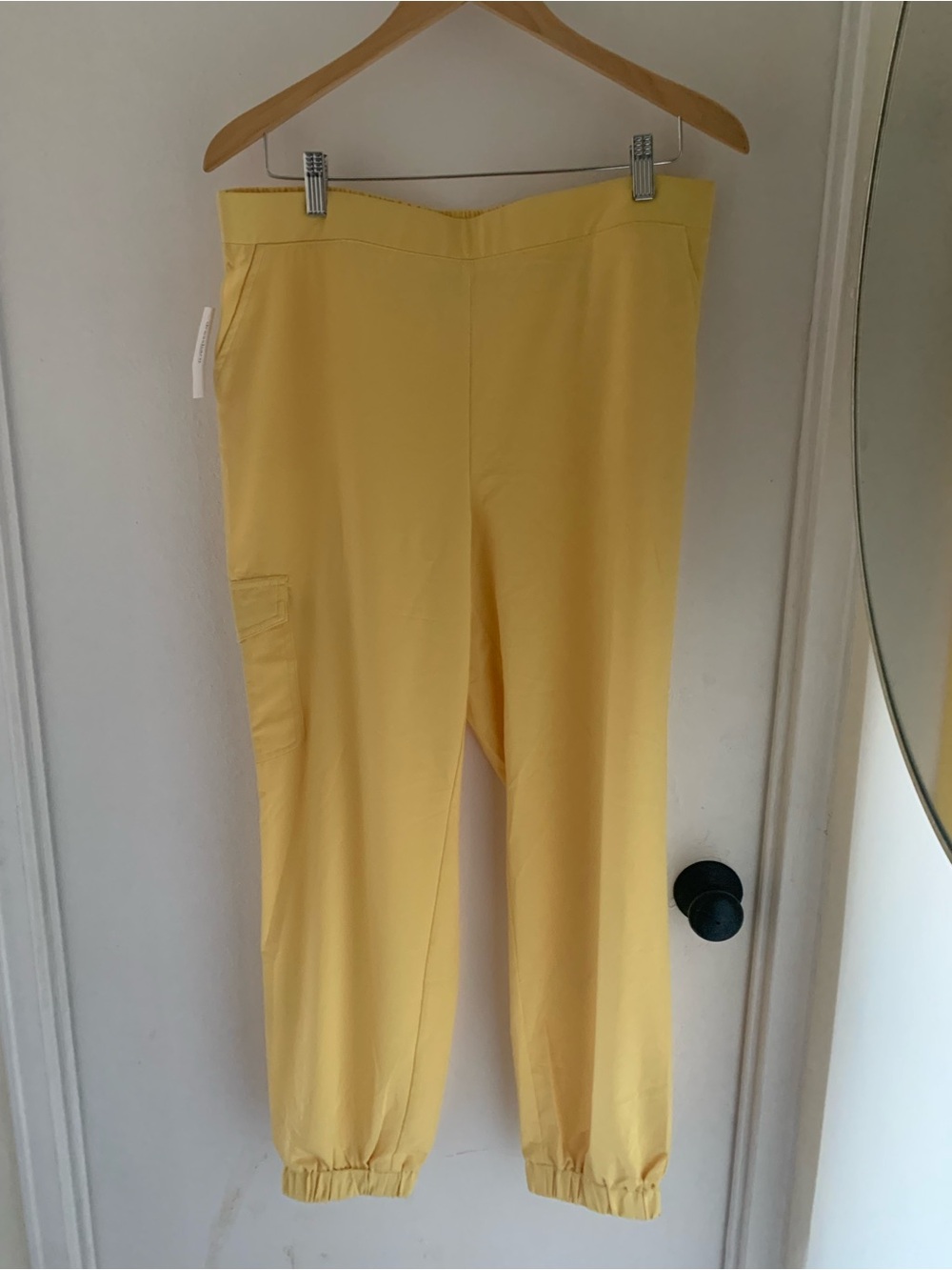 SUNDAY Yellow Elastic Hem Casual Pants, size L